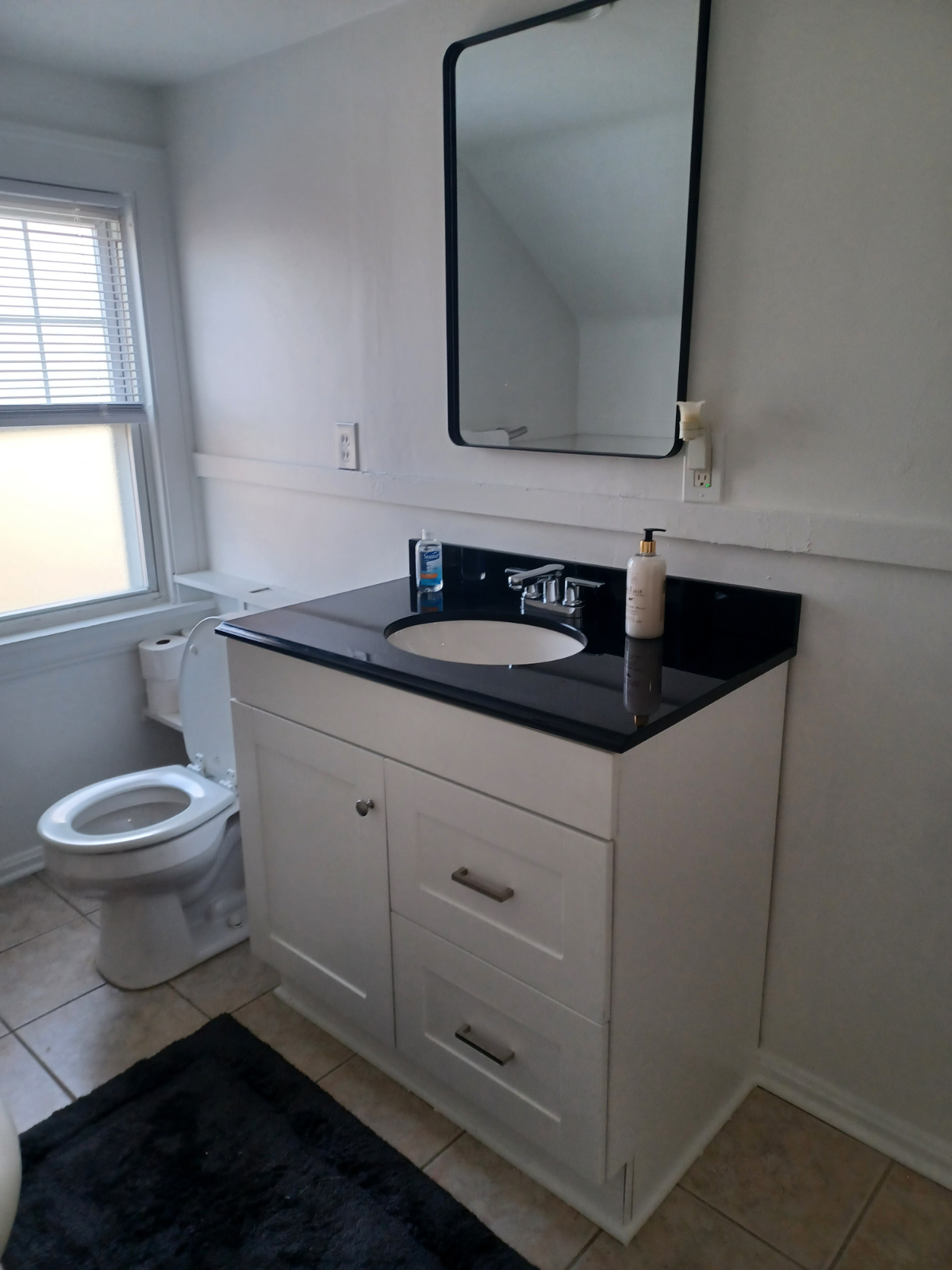Quiet,Clean Furnished Studio w/ washer & dryer - Photo 9