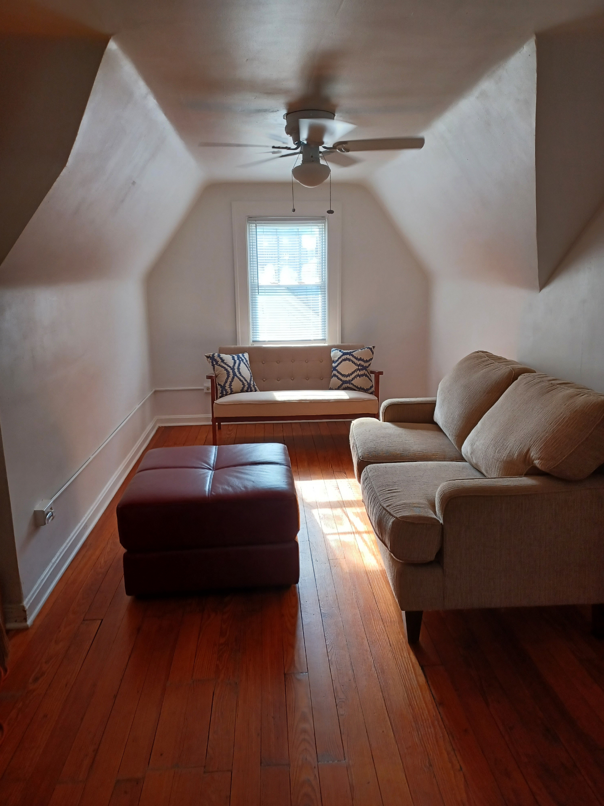 Quiet,Clean Furnished Studio w/ washer & dryer - Photo 7