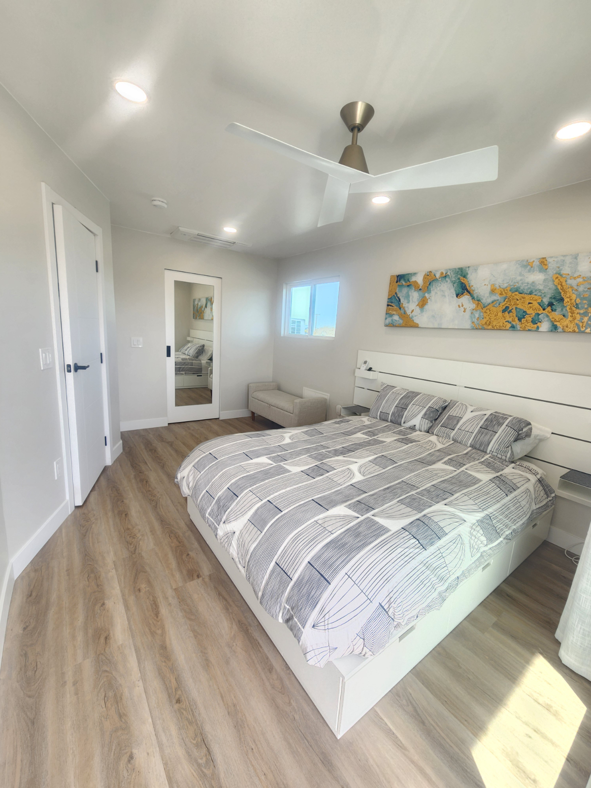 Spacious guest house. Solar powered, centrally located. - Photo 4