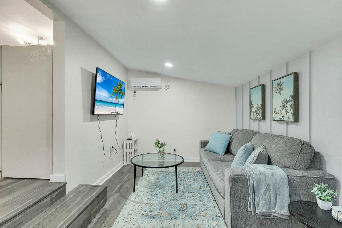 Palm Beach Bungalow - 7 mins to DT
