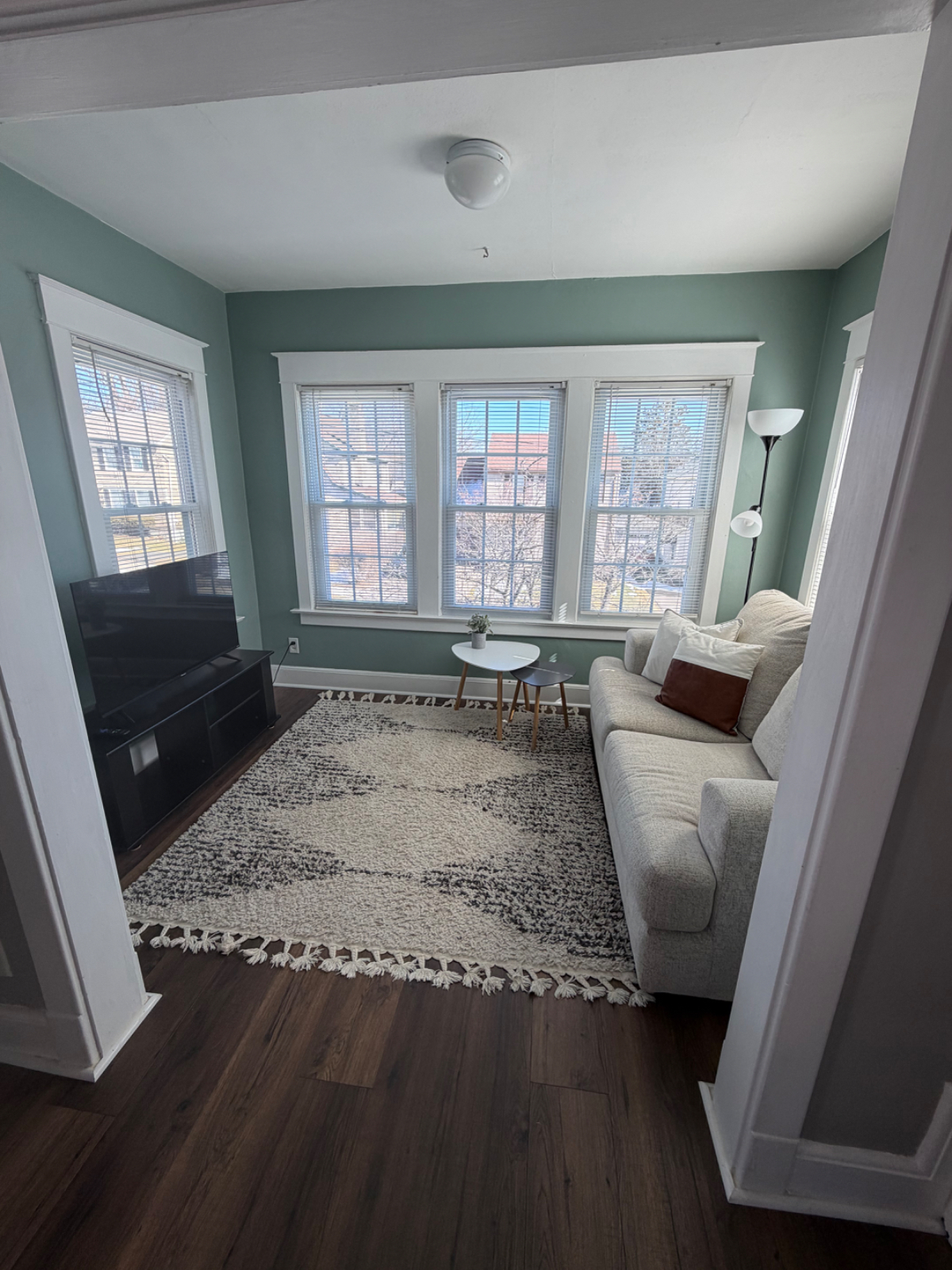 Convenient and safe West Side apartment - Photo 6