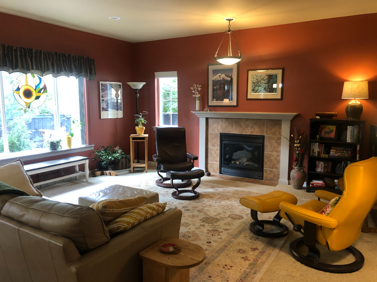 Comfortable, spacious home, fenced yard - Photo 4
