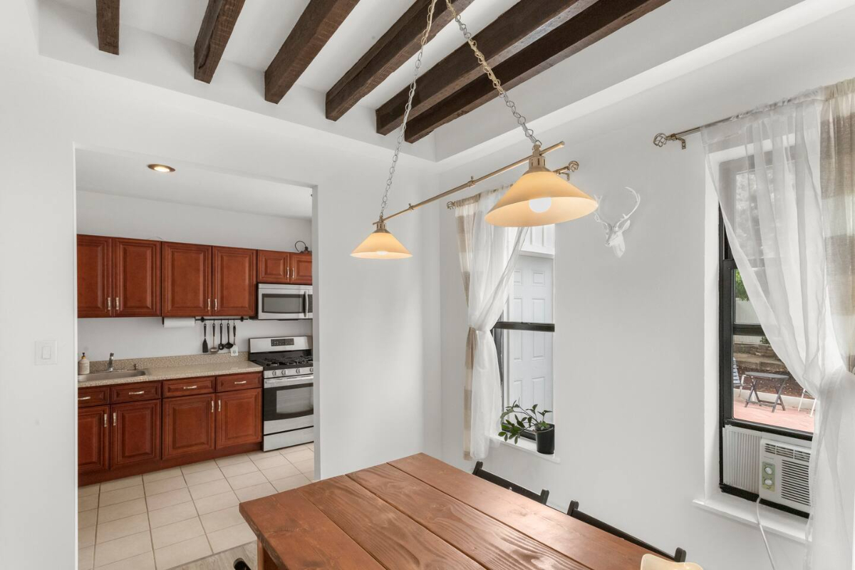 Garden Duplex Townhouse, 25min to Manhattan - Photo 12