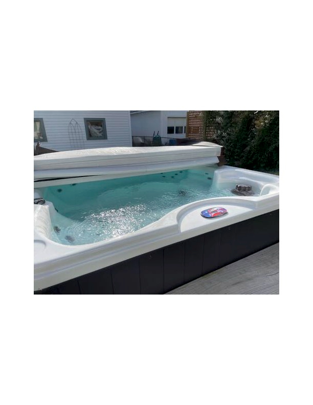 Cozy Duplex w/Hot Tub, W/D, Off Street Parking Apt B - Photo 3