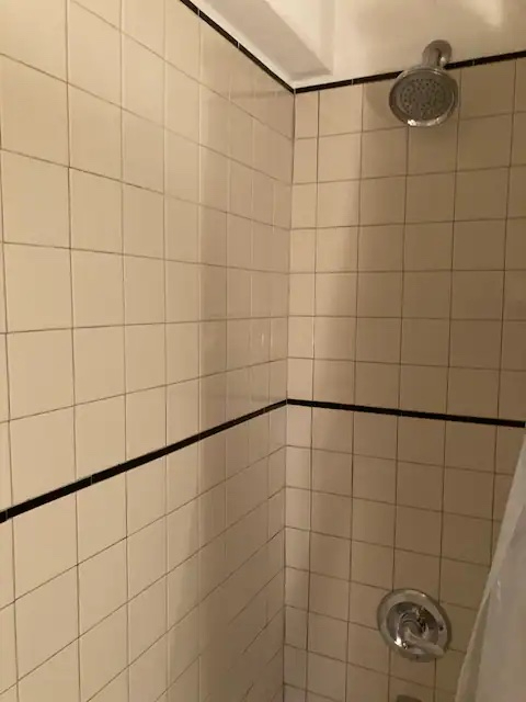 Cozy Duplex w/Hot Tub, W/D, Off Street Parking Apt B - Photo 5