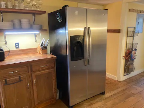 Cozy Duplex w/Hot Tub, W/D, Off Street Parking Apt B - Photo 12