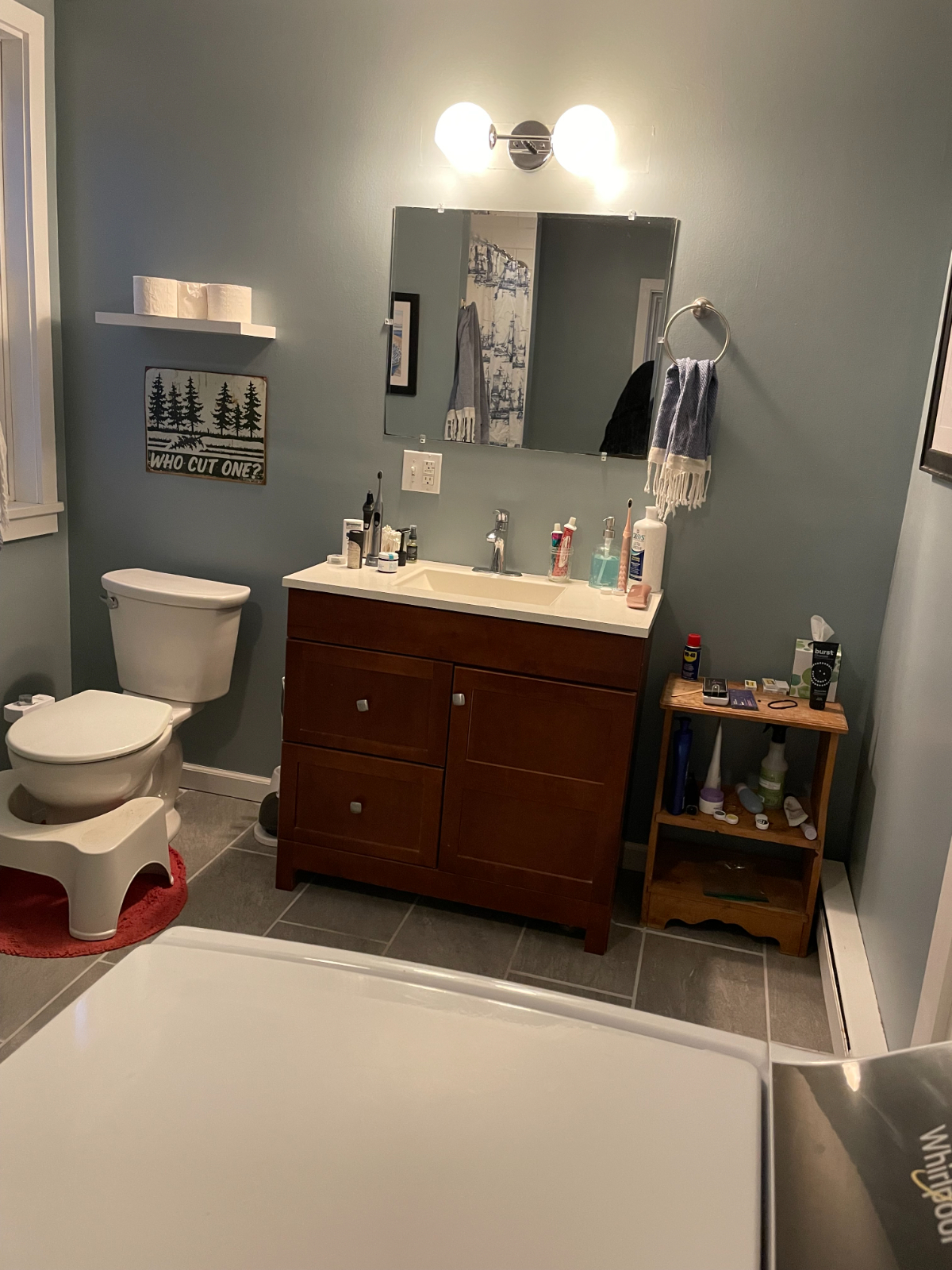 Cozy Duplex w/Hot Tub, W/D, Off Street Parking Apt B - Photo 2