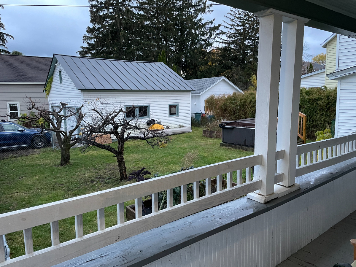 Cozy Duplex w/Hot Tub, W/D, Off Street Parking Apt B - Photo 5