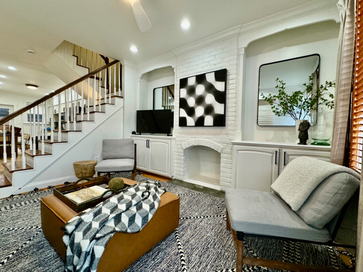 Stylish Prime Logan Circle 4 bedroom 2 bath - Photo 2