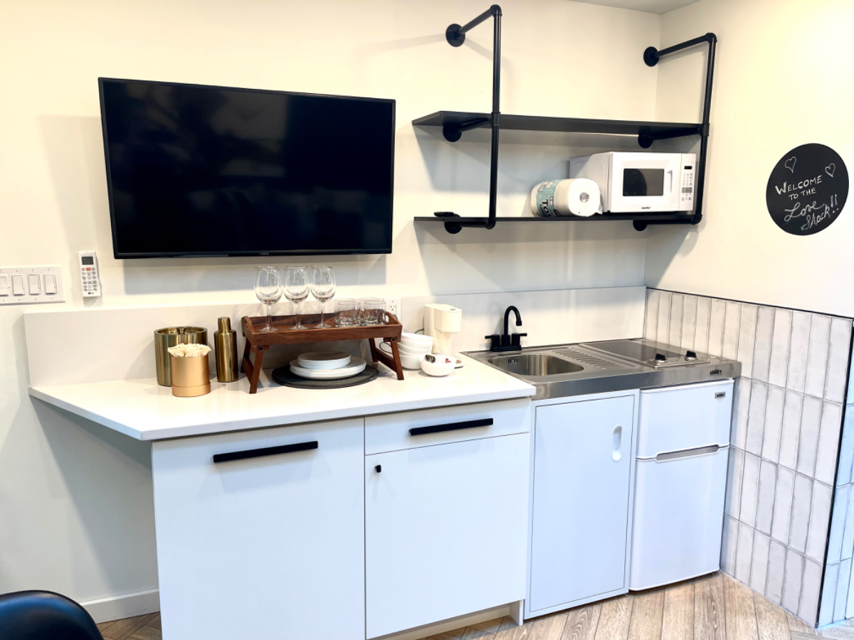 Stylish Prime Logan Circle 4 bedroom 2 bath - Photo 2