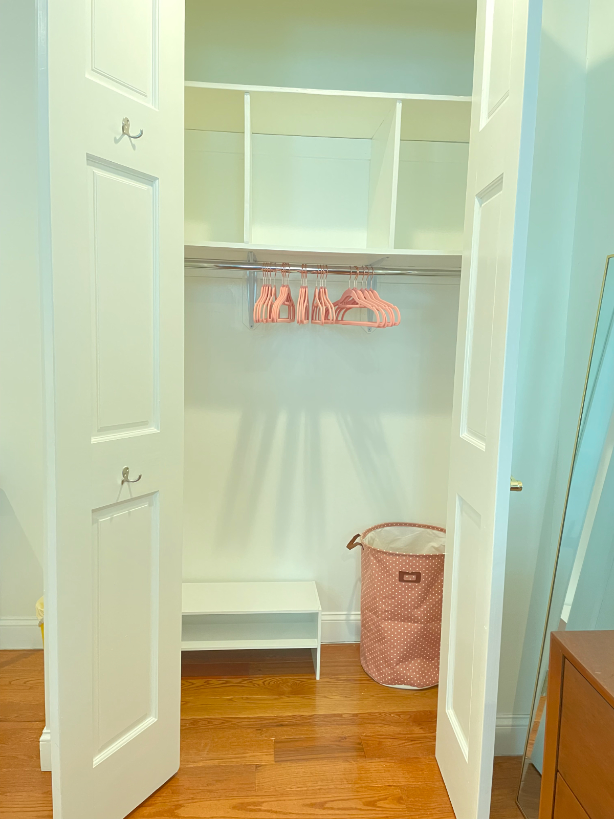 Furnished Room for Interns on assignment in NYC. - Photo 9