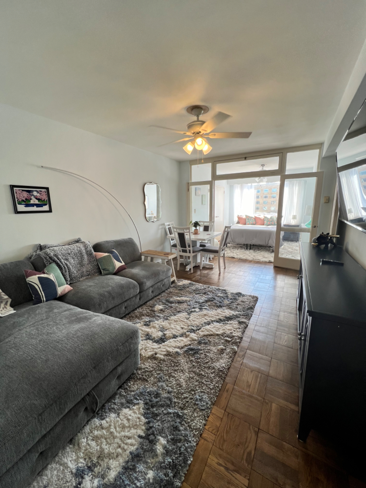 Charming and Modern 1BR Apartment in the Heart of Historic Washington - Stunning Views and Unbeatabl - Photo 4