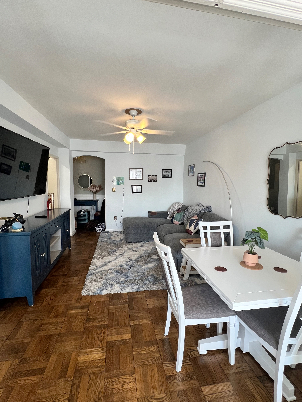Charming and Modern 1BR Apartment in the Heart of Historic Washington - Stunning Views and Unbeatabl - Photo 2