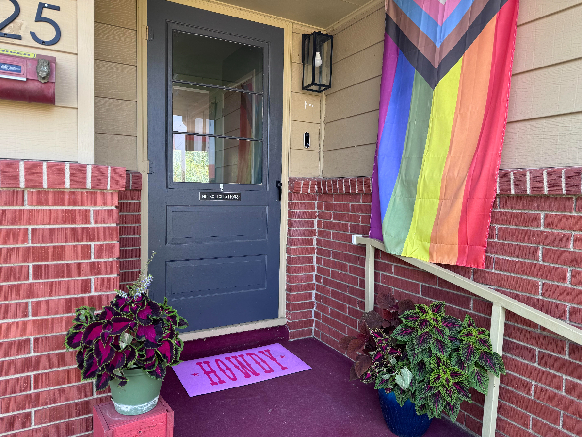 1400 Sq Ft Furnished Basement- Shared Kitchen and Laundry - Photo 10