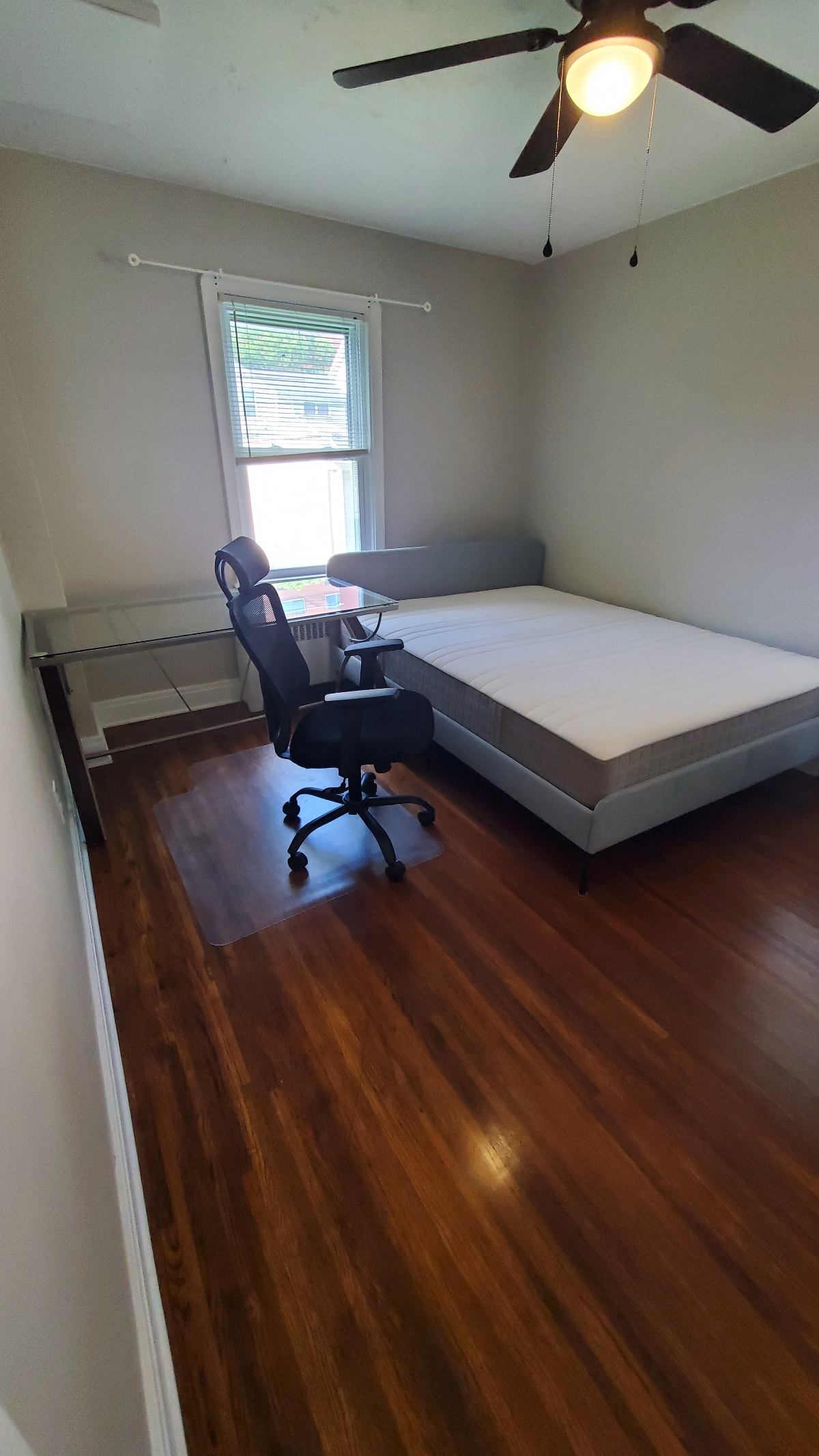 Raleigh St house with a private bathroom. - Photo 4