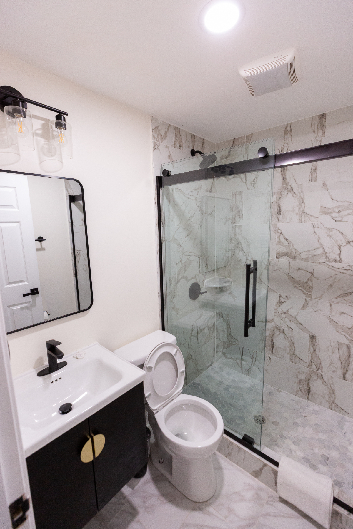 Modern Unit in Navy Yard 1 and  2 - Photo 8