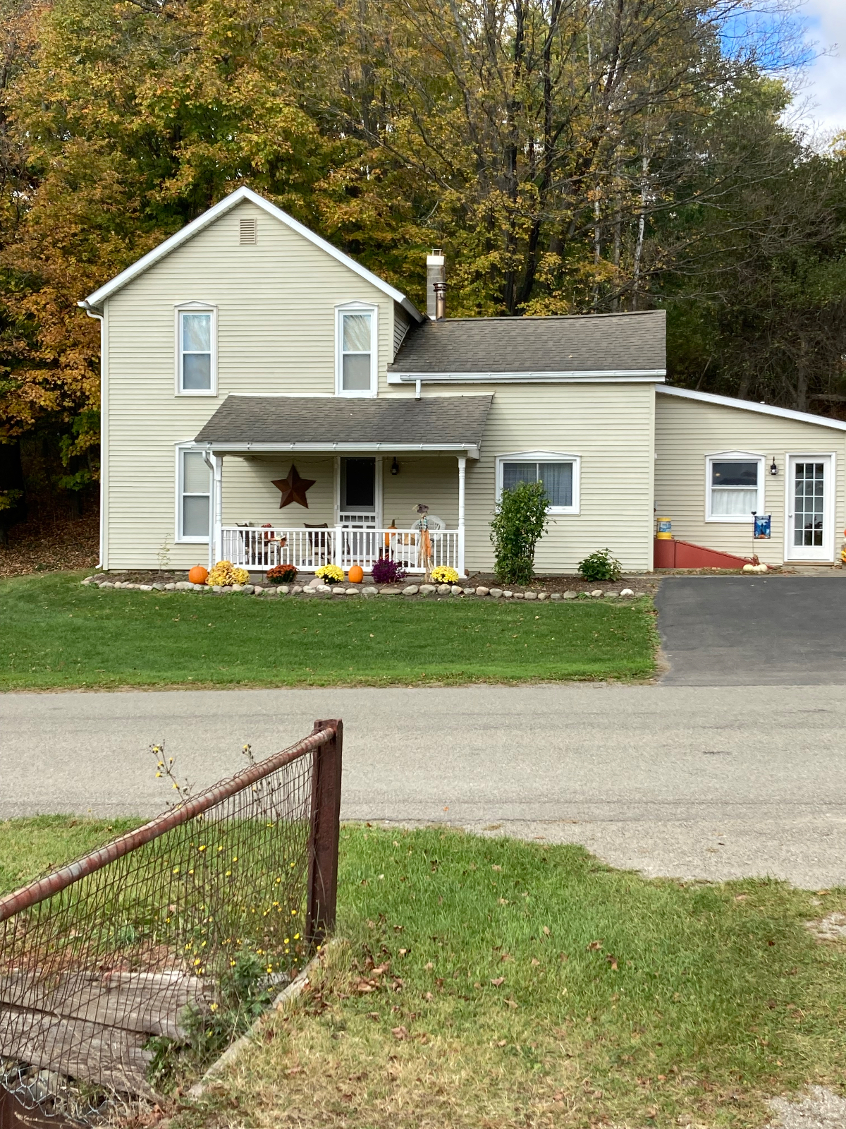 Peaceful Country Home near Highway - Photo 1