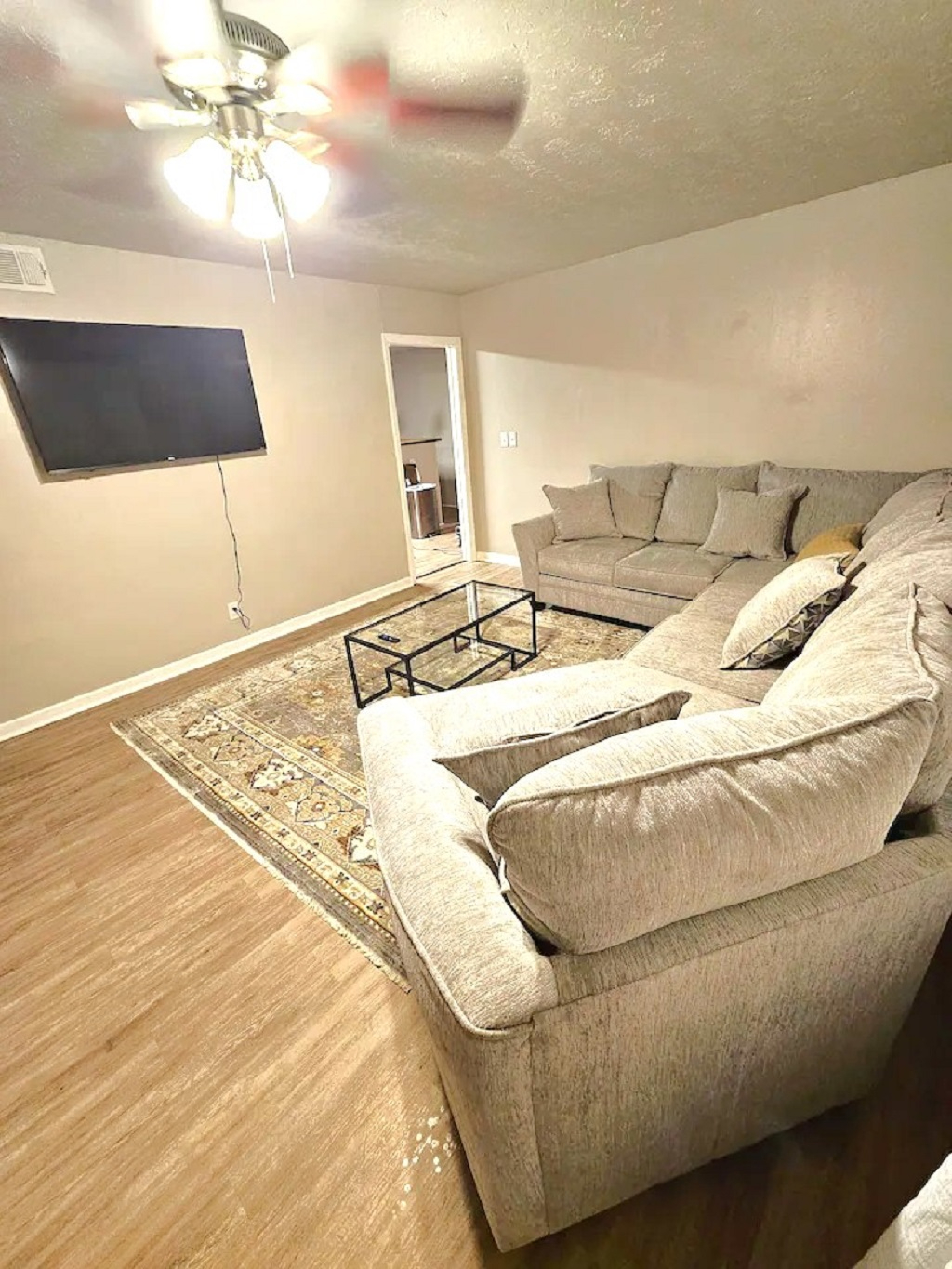 The Urban Haus 36 - Modern 4BR/2BA/2-Car Garage Near Hospitals & TTU - Photo 6