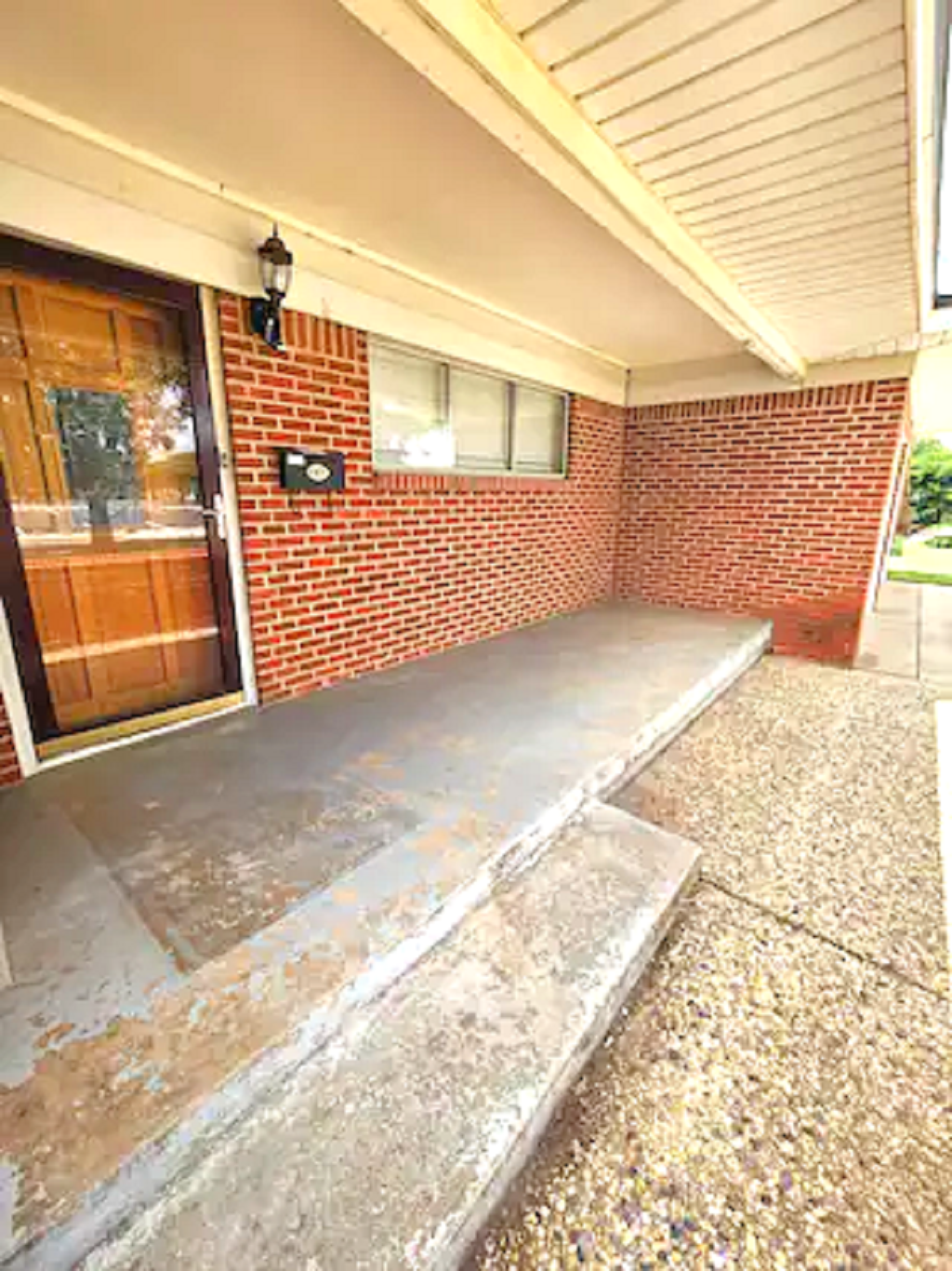 The Urban Haus 36 - Modern 4BR/2BA/2-Car Garage Near Hospitals & TTU - Photo 2