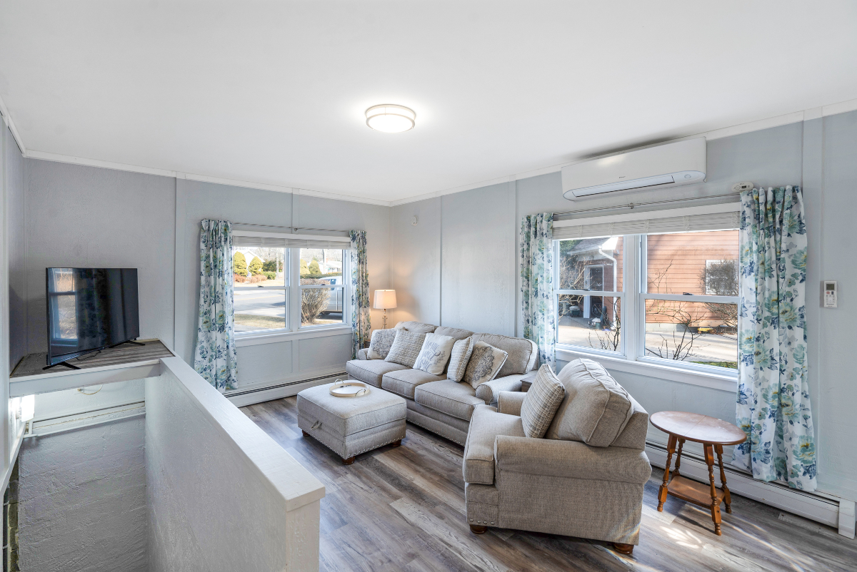 Poppy's Hampton House | 3BR + Bonus | Near Beach - Photo 6
