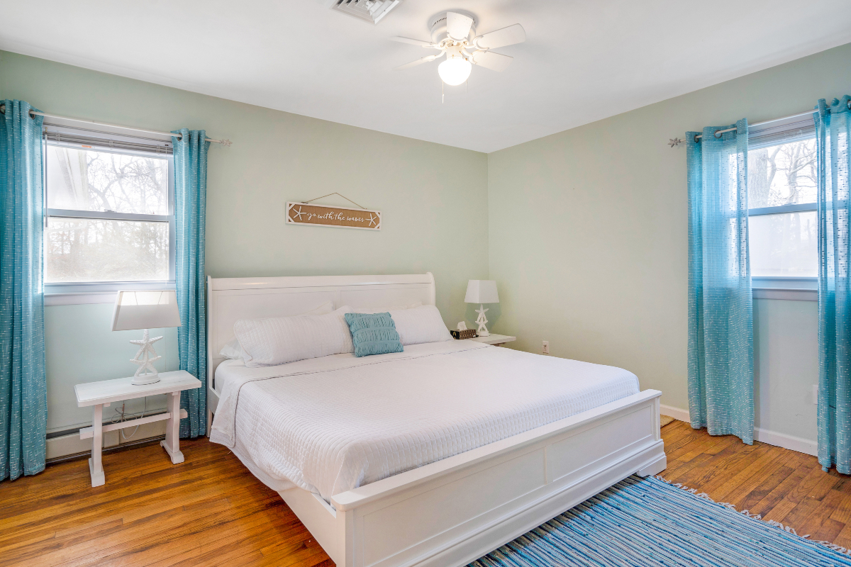 Poppy's Hampton House | 3BR + Bonus | Near Beach - Photo 5