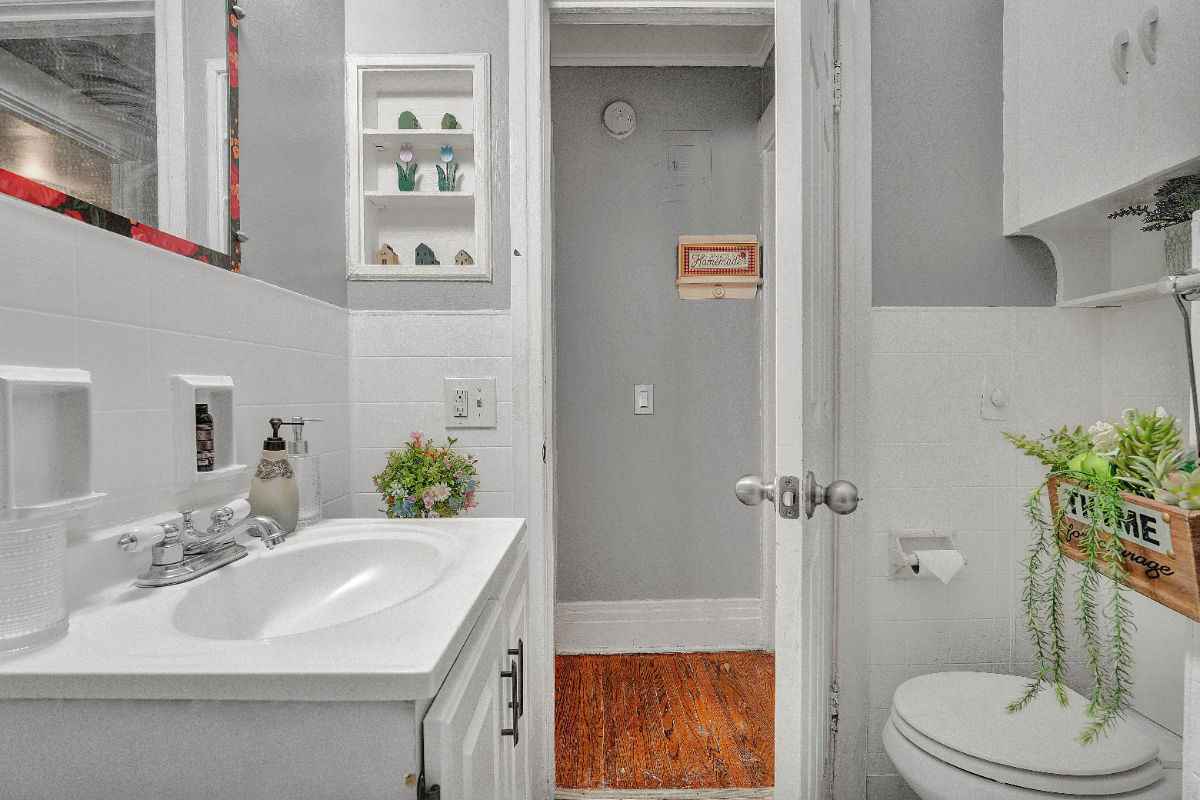 Comfy 1 bed 1 bath close to many of Rochester's hospitals - Photo 6
