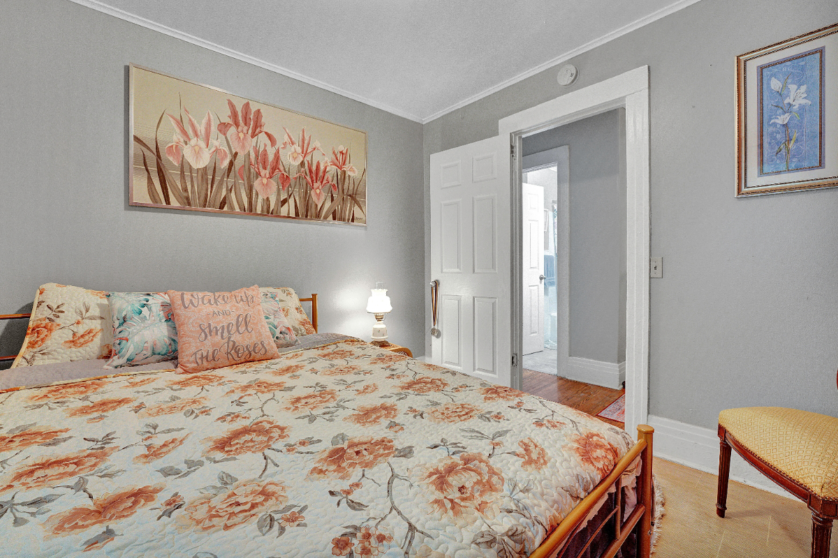 Comfy 1 bed 1 bath close to many of Rochester's hospitals - Photo 8