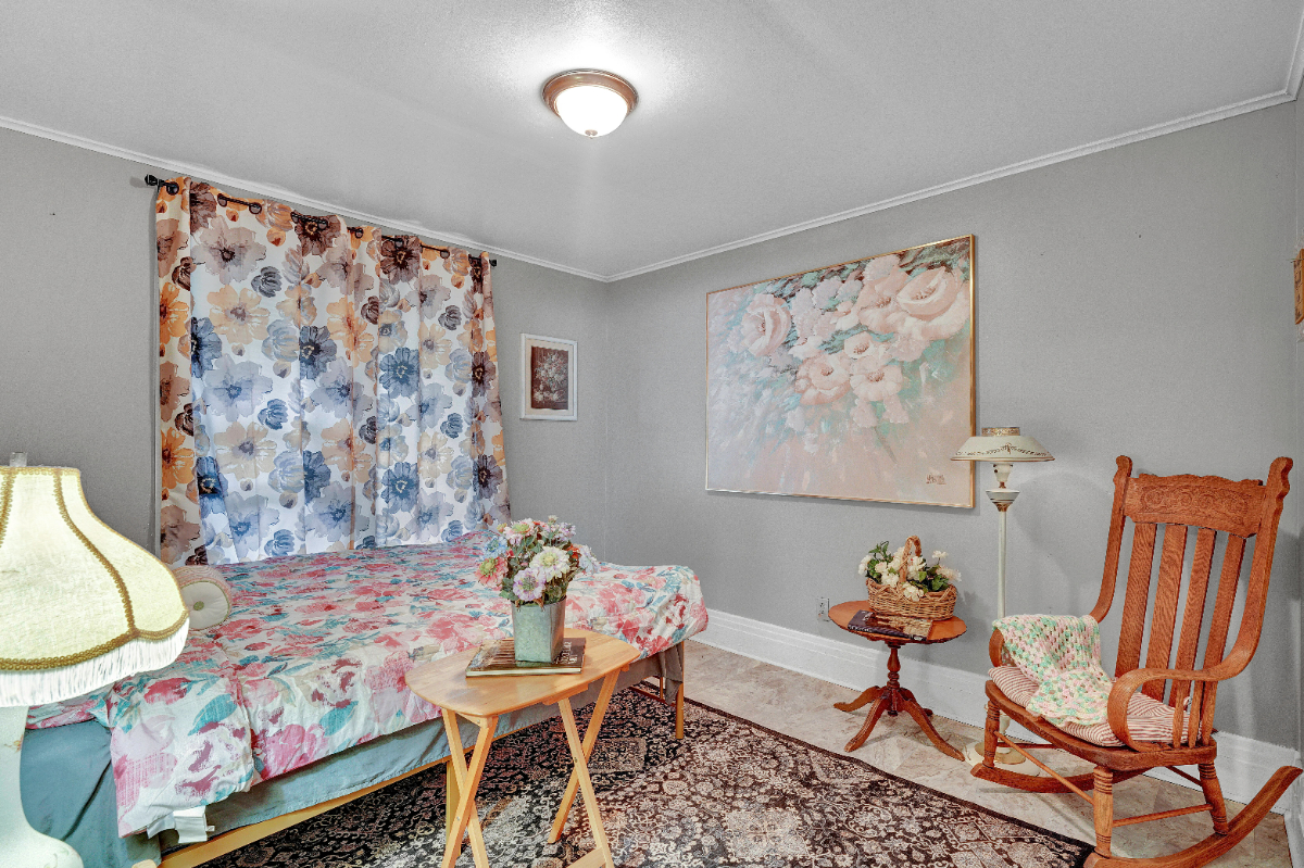 Comfy 1 bed 1 bath close to many of Rochester's hospitals - Photo 1