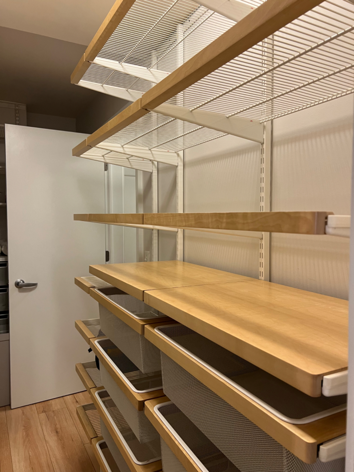 Large light filled studio in the Wharf-Navy Yard neighborhood - Photo 9