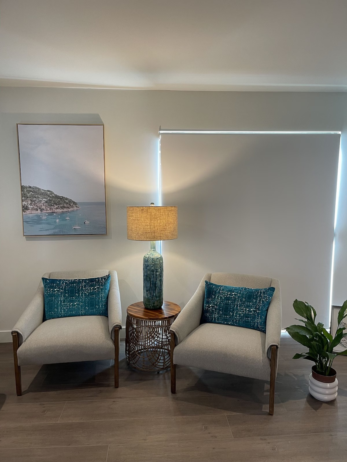 Beachside Bliss Cozy 1BR Apt with Balcony in Ventura - Photo 4