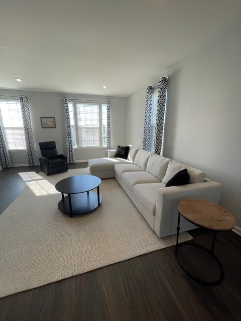 Former model home near hospital - Photo 9