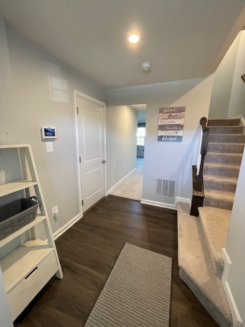 Former model home near hospital - Photo 4