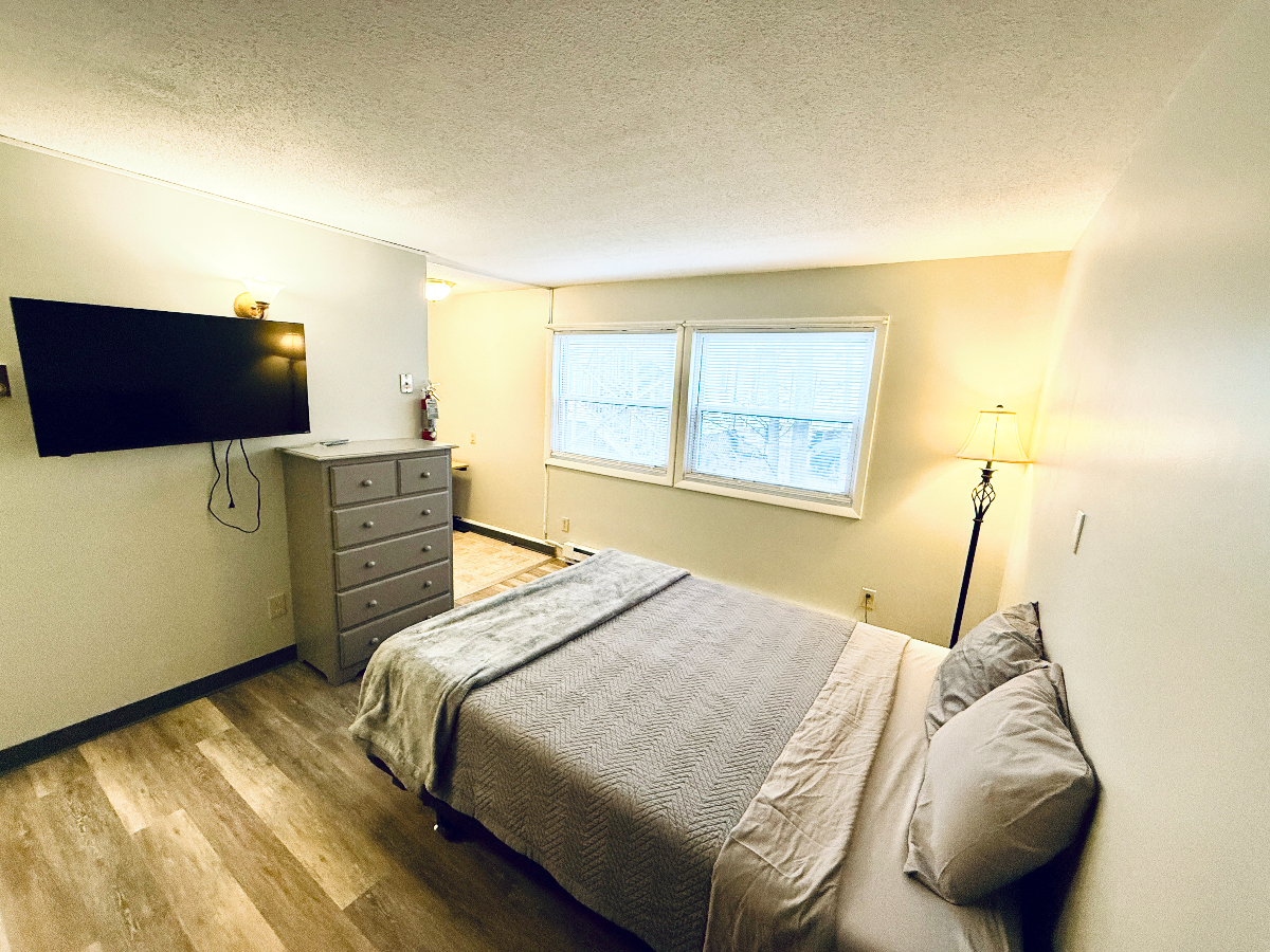 Fully Furnished Short & Long-Term Stay Multiple Units Available 1850 to 2500 3D - Photo 6