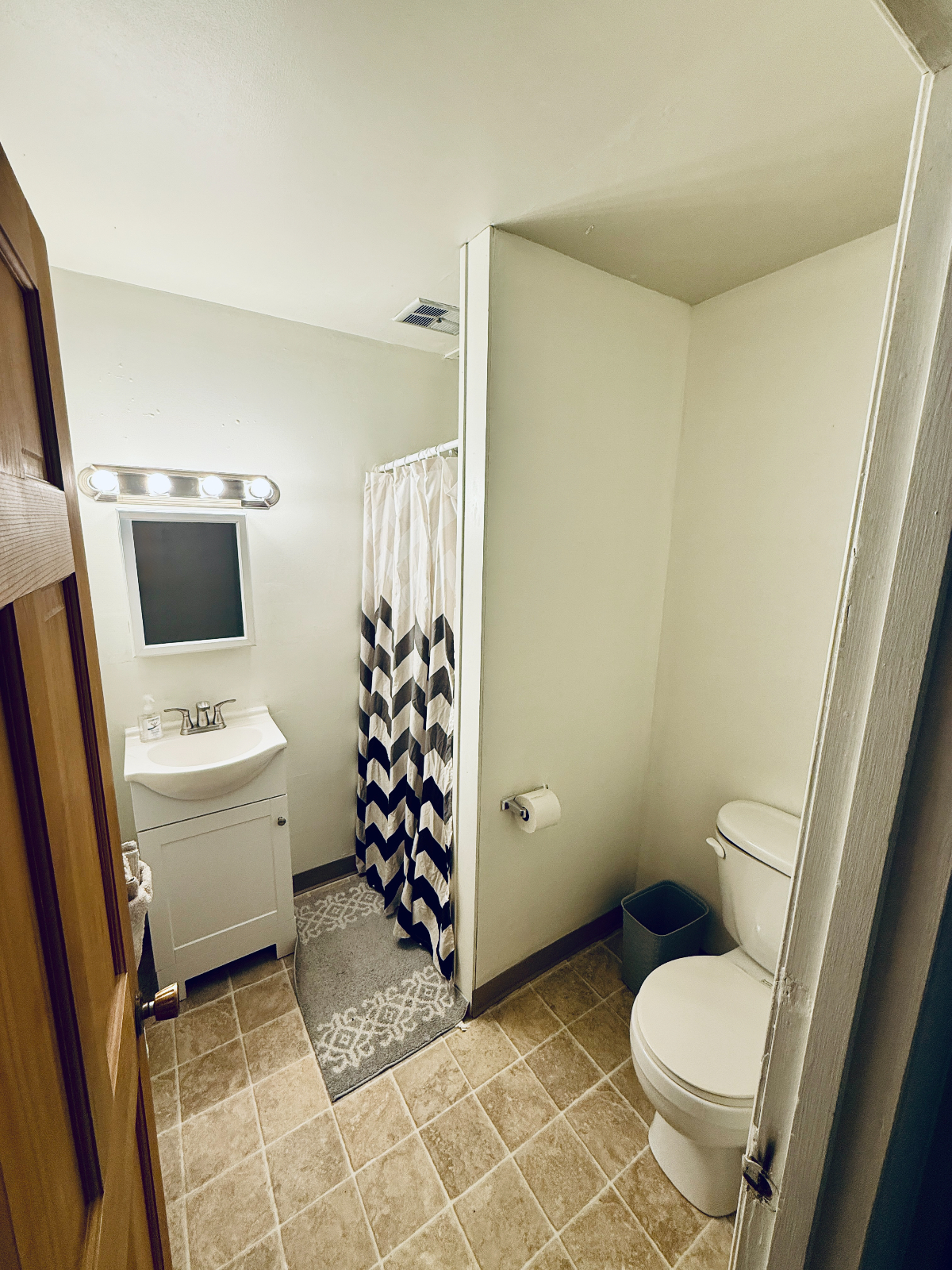 Fully Furnished Short & Long-Term Stay Multiple Units Available 1850 to 2500 3D - Photo 10