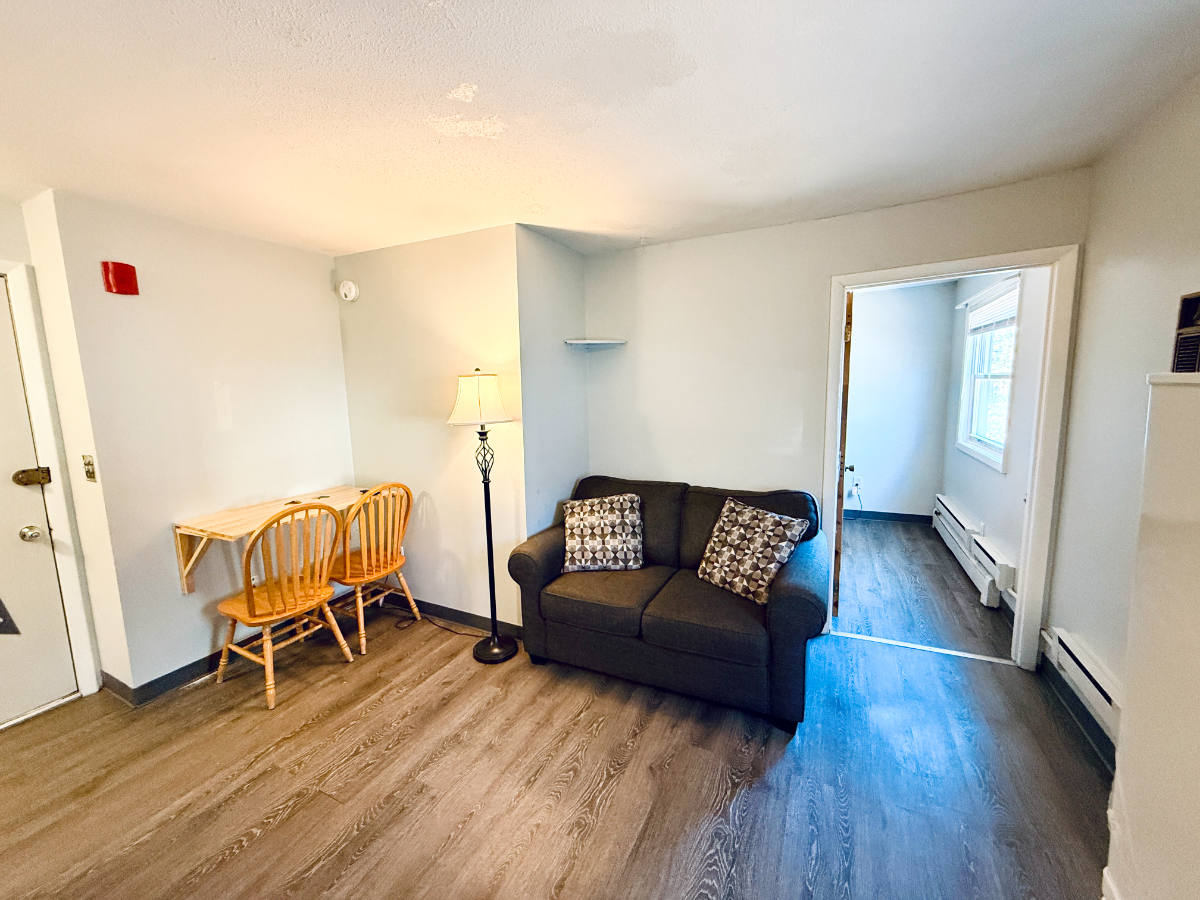 Fully Furnished Short & Long-Term Stay Multiple Units Available 1850 to 2500 3D - Photo 2