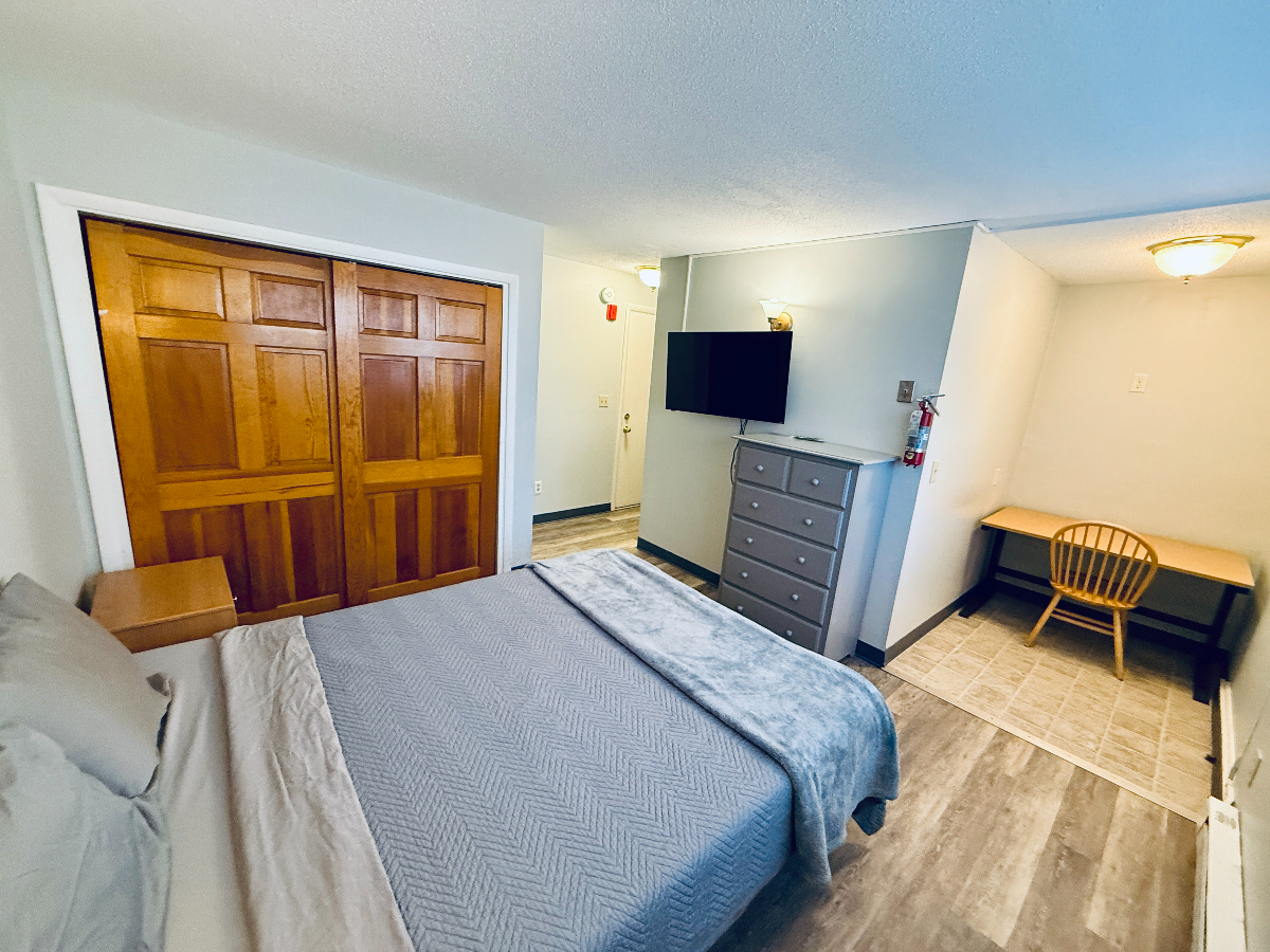 Fully Furnished Short & Long-Term Stay Multiple Units Available 1850 to 2500 3D - Photo 7