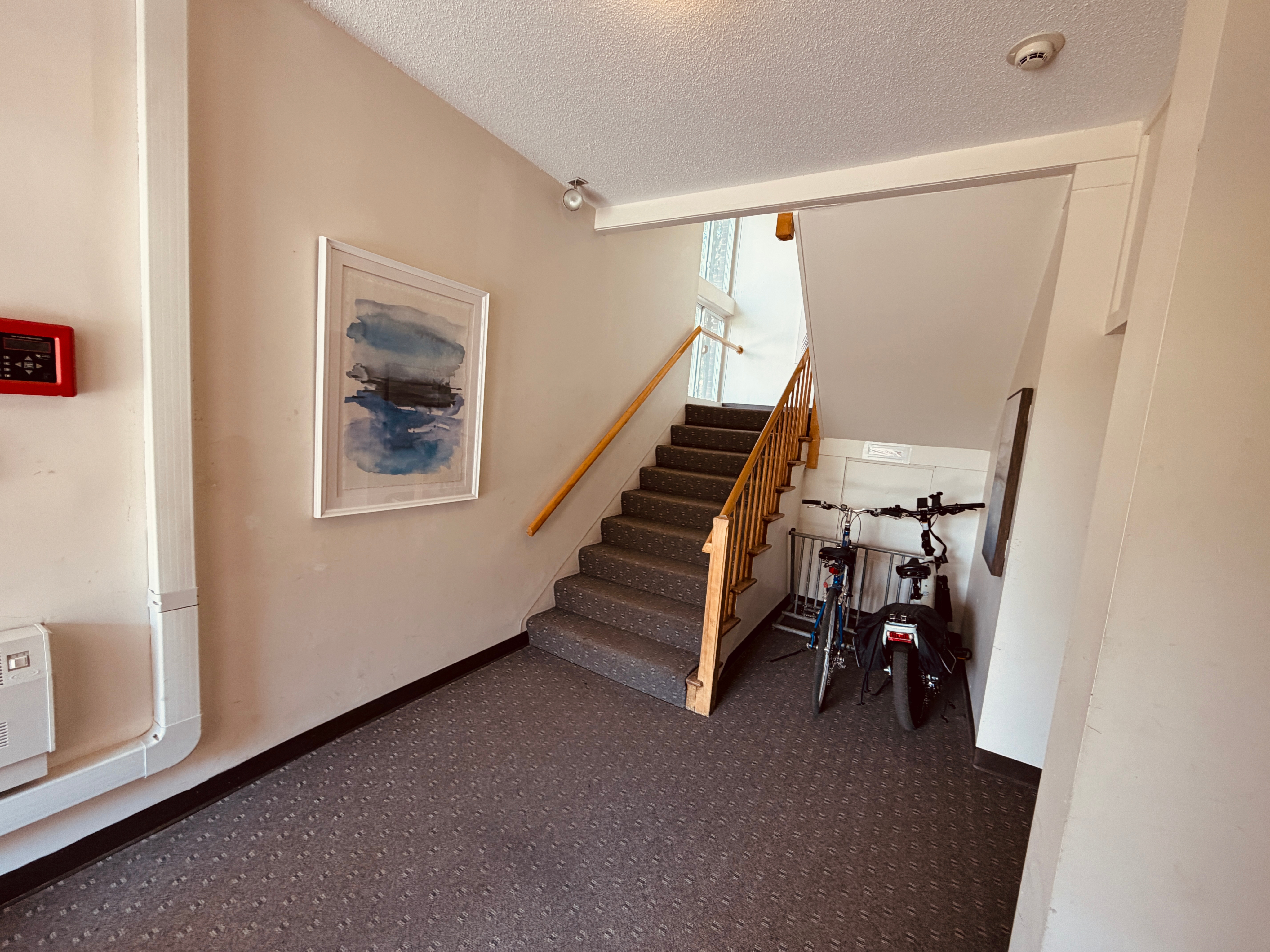 Fully Furnished Short & Long-Term Stay Multiple Units Available 1850 to 2500 3D - Photo 10