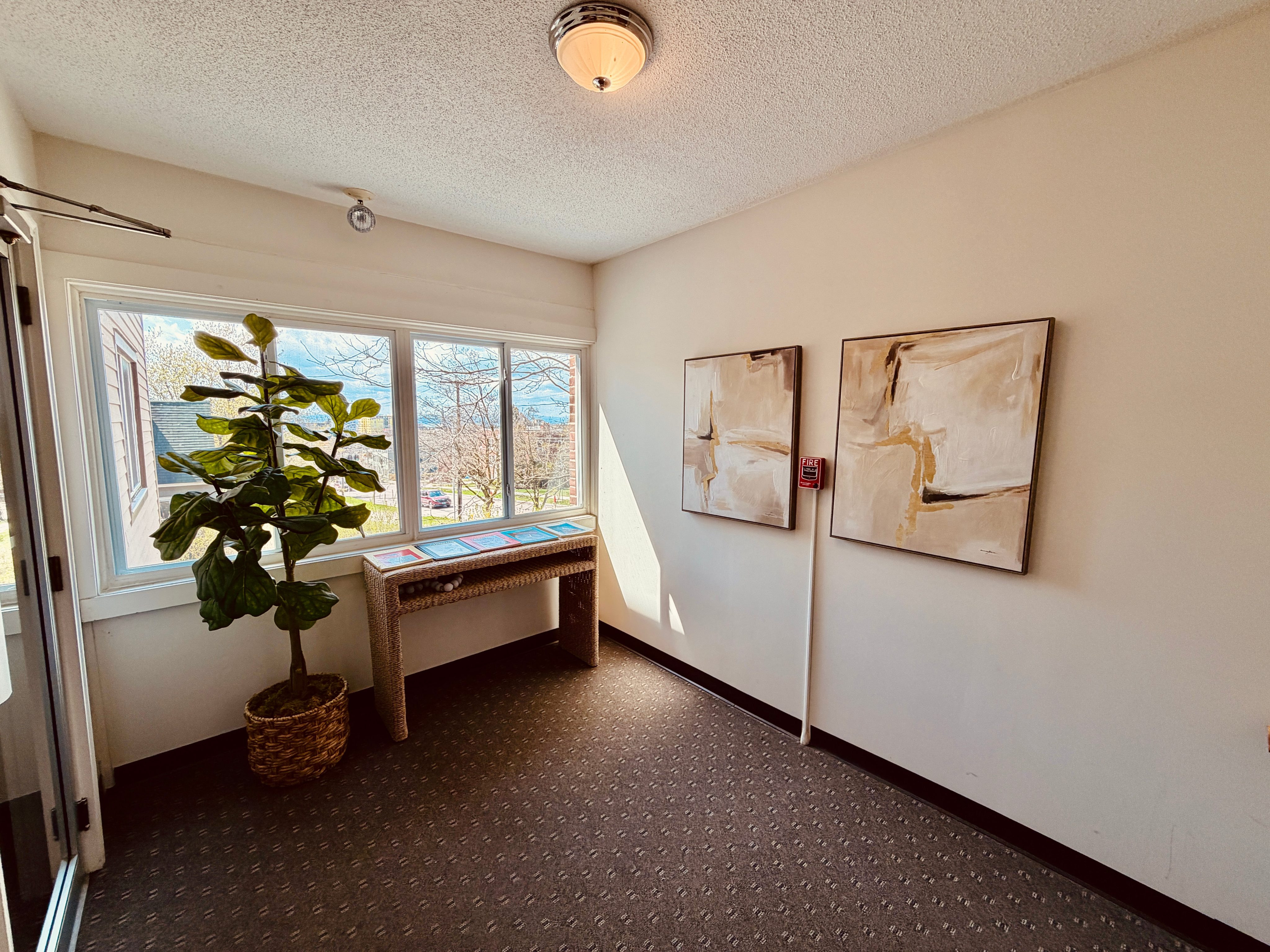 Fully Furnished Short & Long-Term Stay Multiple Units Available 1850 to 2500 3D - Photo 9