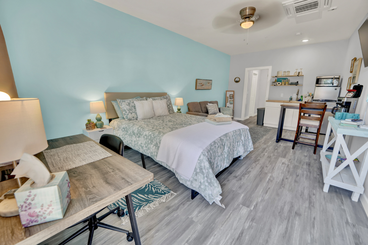 Fully-Equipped Studio with Kitchenette