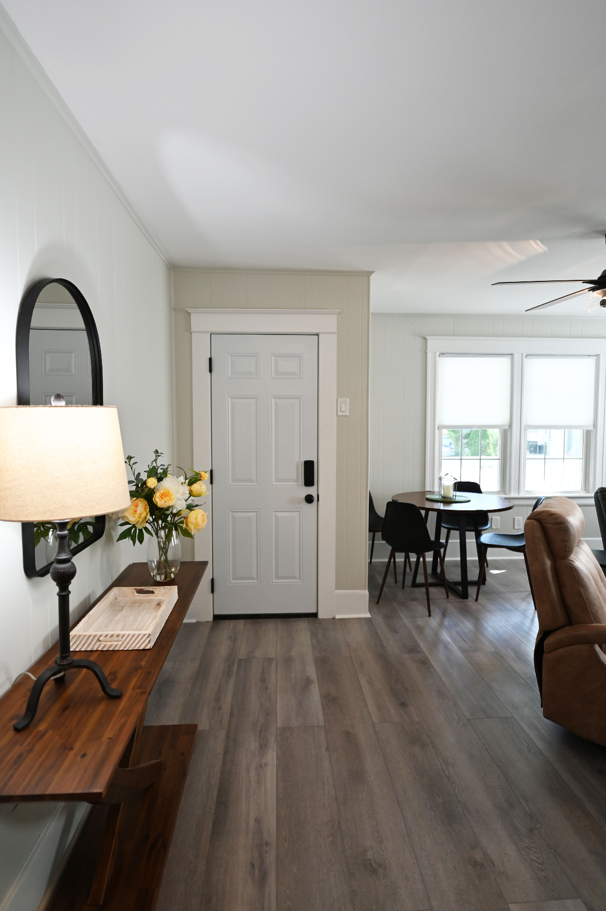 Newly Renovated Apartment With Offstreet Parking, Laundry and an Office - Photo 3