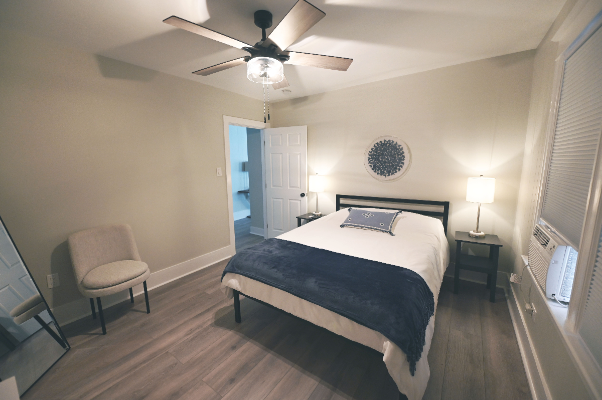 Newly Renovated Apartment With Offstreet Parking, Laundry and an Office - Photo 11