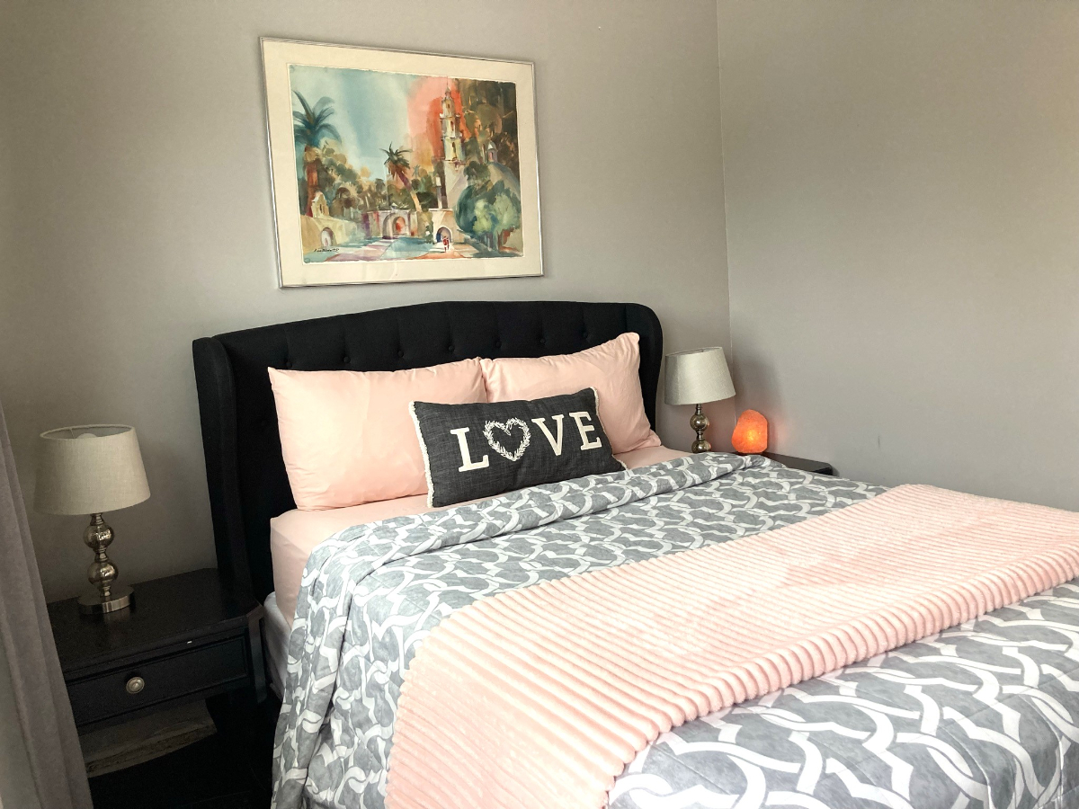 Glam Getaway CENTRAL SAN DIEGO - 4BR/2Ba Pool - Photo 3