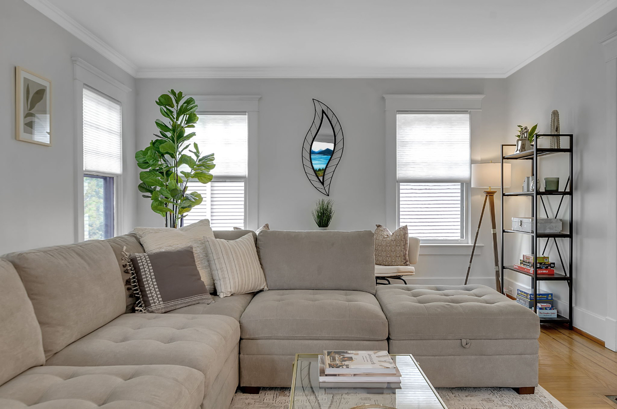 Gorgeous Rosella Upstairs- Elmwood Village - Photo 8
