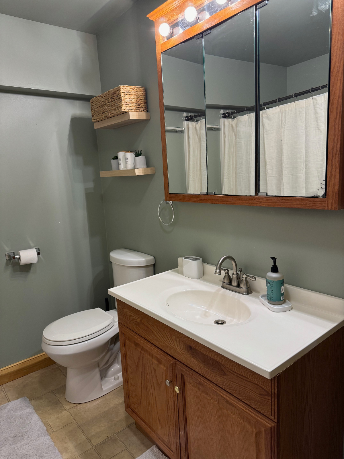Mountain Retreat, Spacious 2-Bedroom Apartment Close to Smugglers Notch - Photo 3