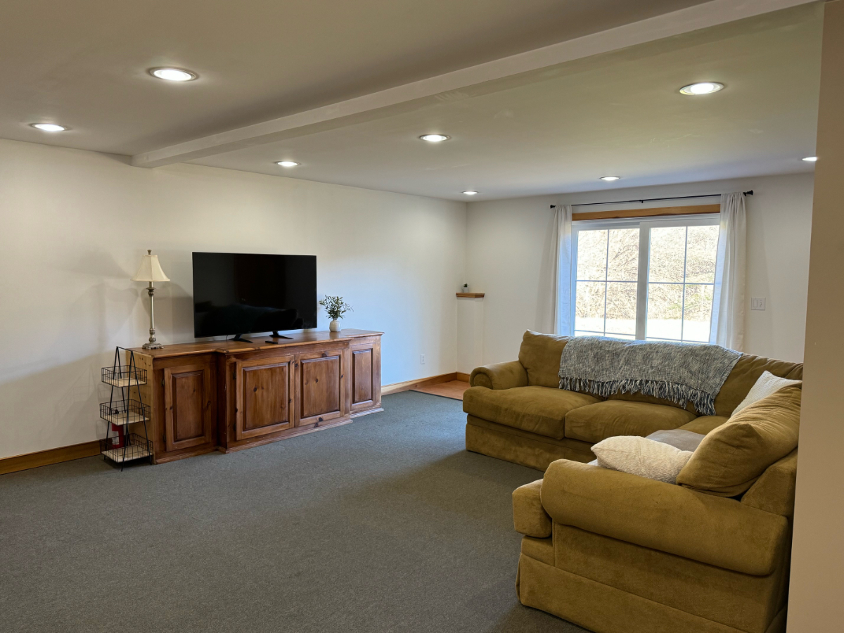 Mountain Retreat, Spacious 2-Bedroom Apartment Close to Smugglers Notch - Photo 9