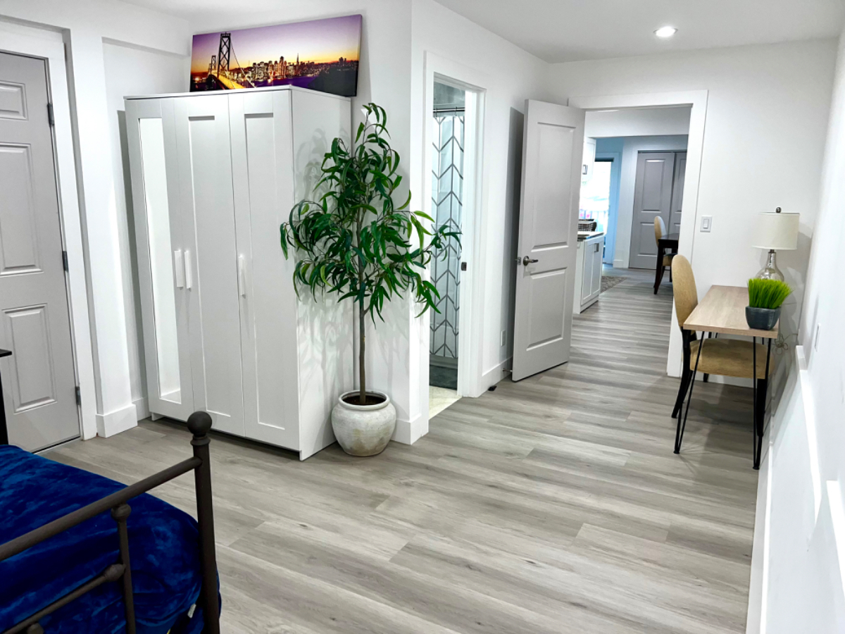 Modern 1 bed/ 2 bath in great neighborhood - Photo 4