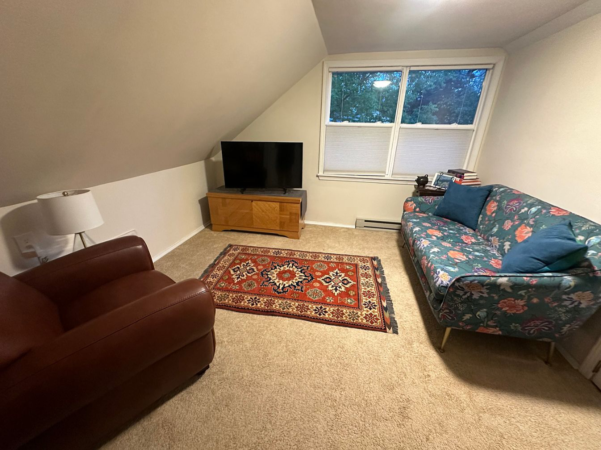 Fully Furnished 2 Bedroom Home For Rent - Walking Distance To Target, Craftsman, Hiking Trails, and  - Photo 8