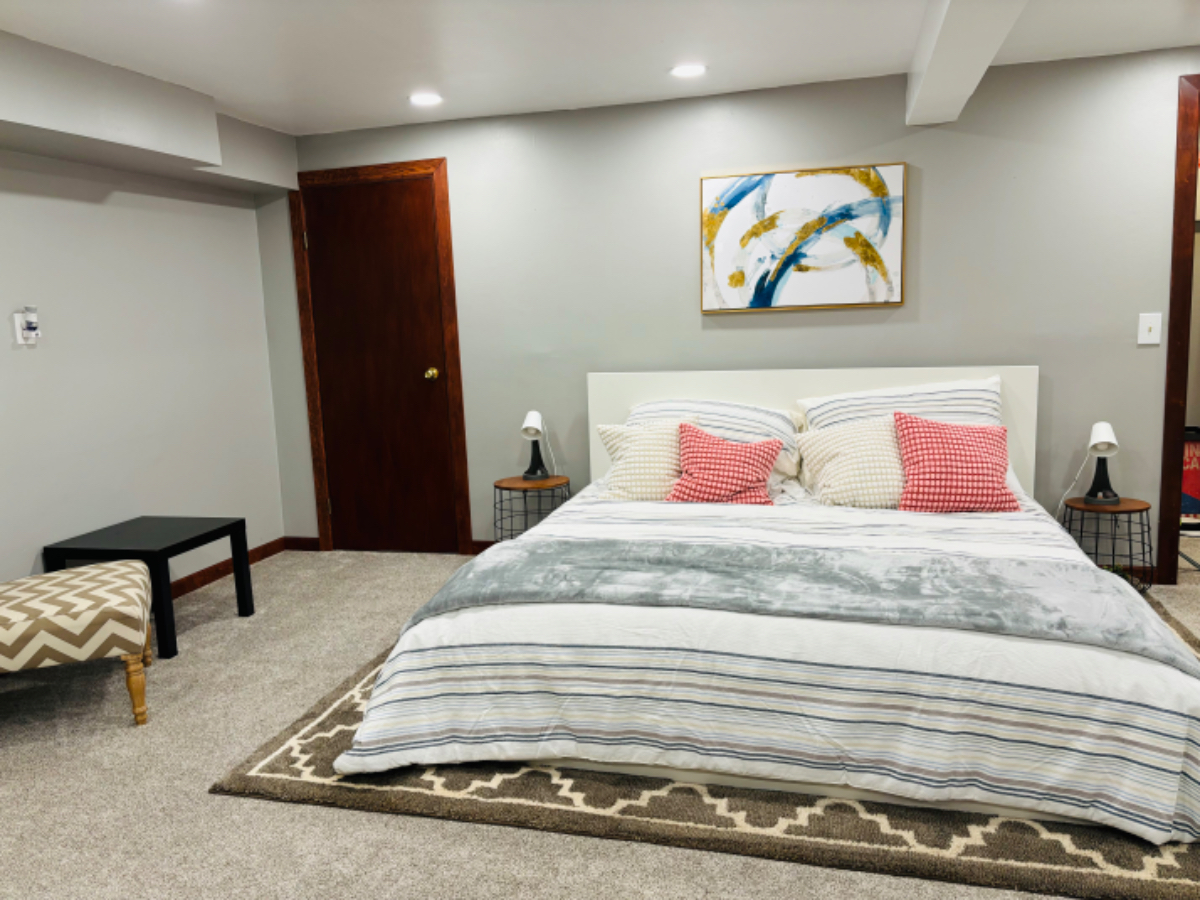 Cute Practical Walkout Basement Studio