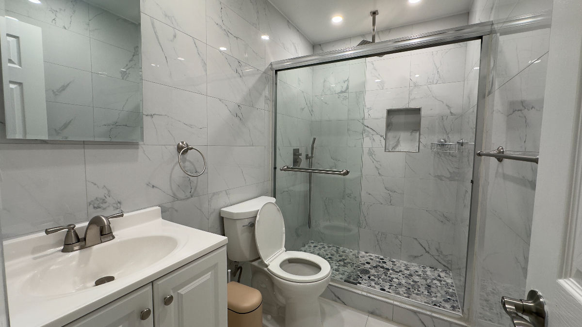 Beautiful townhouse in the Bronx. - Photo 8