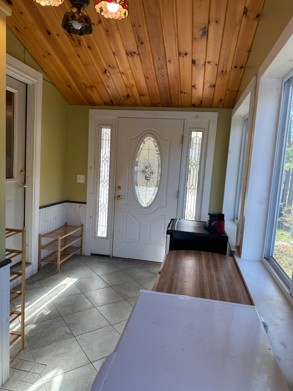 Beautiful lake house in quiet neighborhood - Photo 4